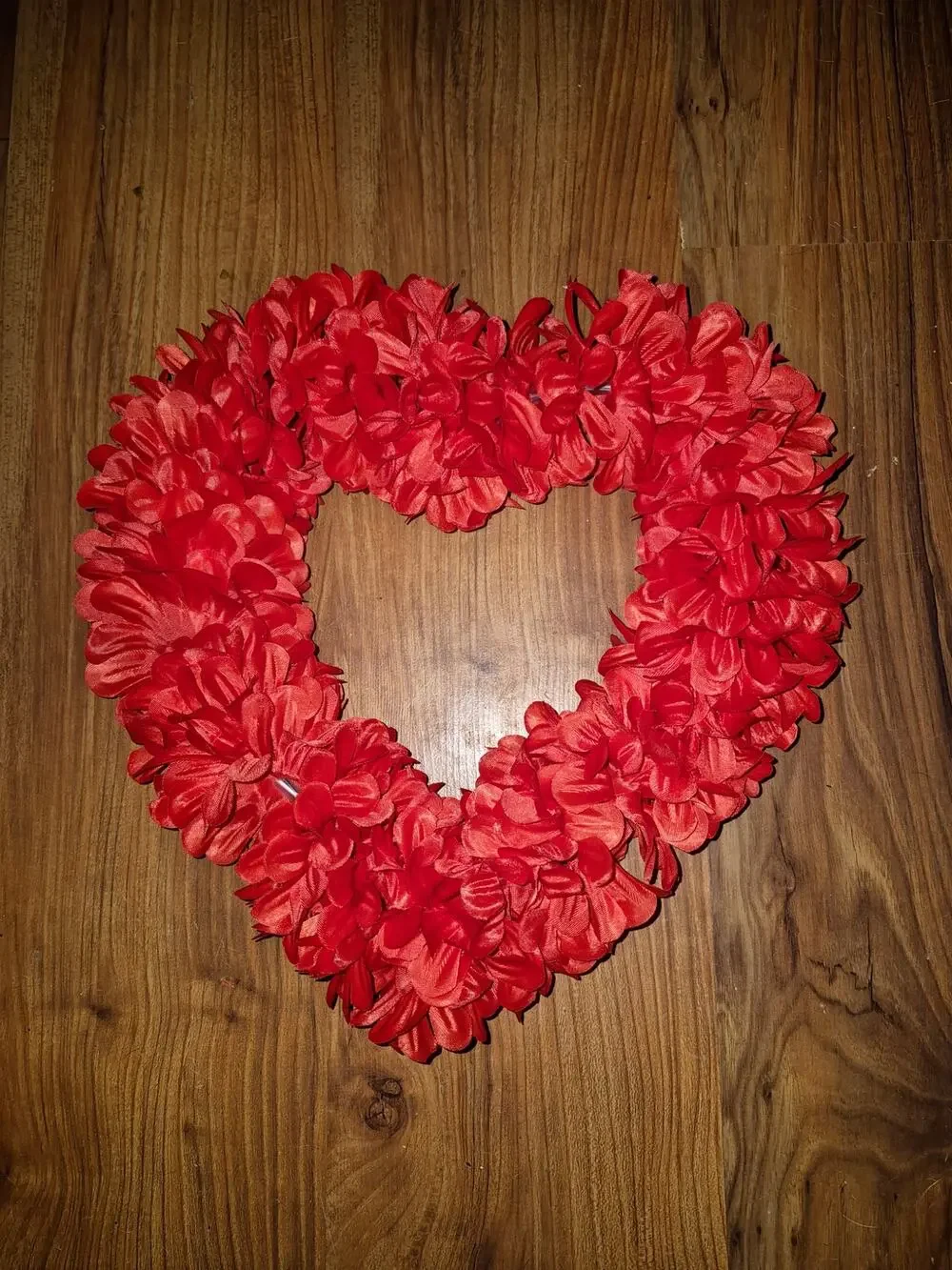 Red Artifical Floral Heart-Shaped Wreath 12
